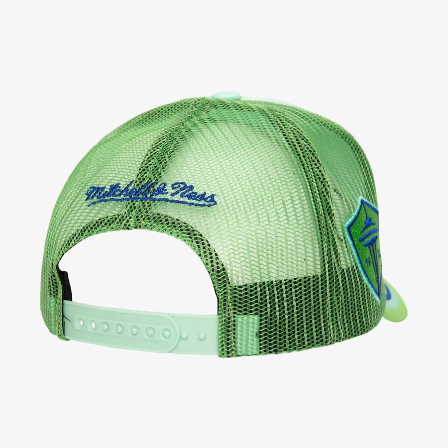 Бейсболка Mitchell & Ness Green Seattle Sounders FC Day 4 Snapback Hat