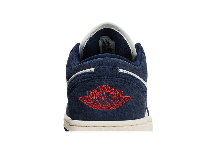Кроссовки Air Jordan 1 Low SE 'Obsidian University Gold'