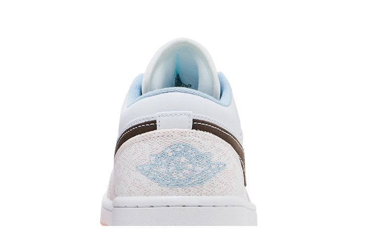 Кроссовки Wmns Air Jordan 1 Low 'Coral Reef'