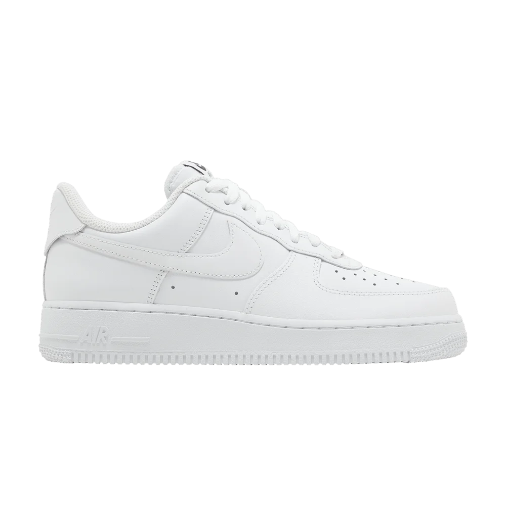 Krossovki-Nike-Wmns-Air-Force-1-07-EasyOn-White
