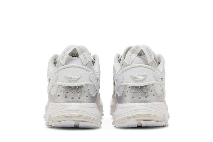 hyperturf-white-silver-metallic-gy9410_05