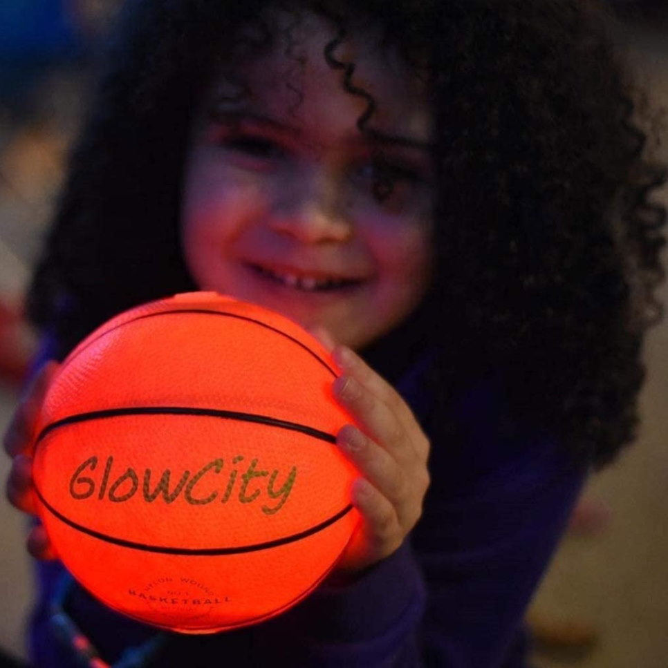 Баскетбольный светящийся мини мяч GlowCity Hi-Bright LED Light Up Illuminate Entire Dark Mini Basketball