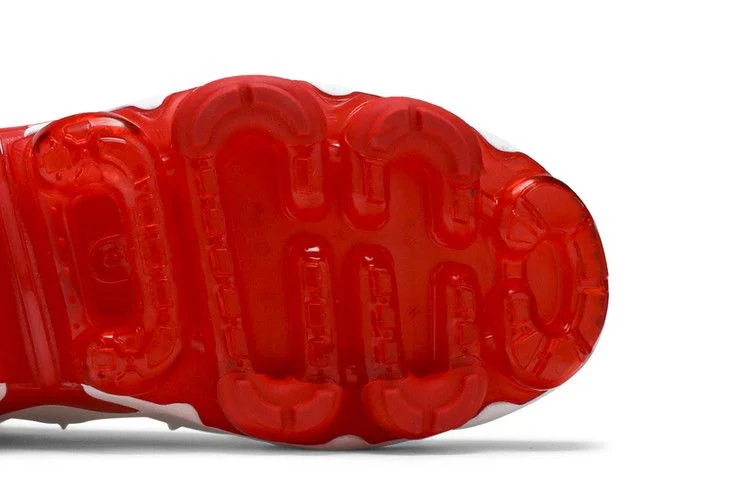 Кроссовки Nike Air VaporMax Plus 'White University Red'