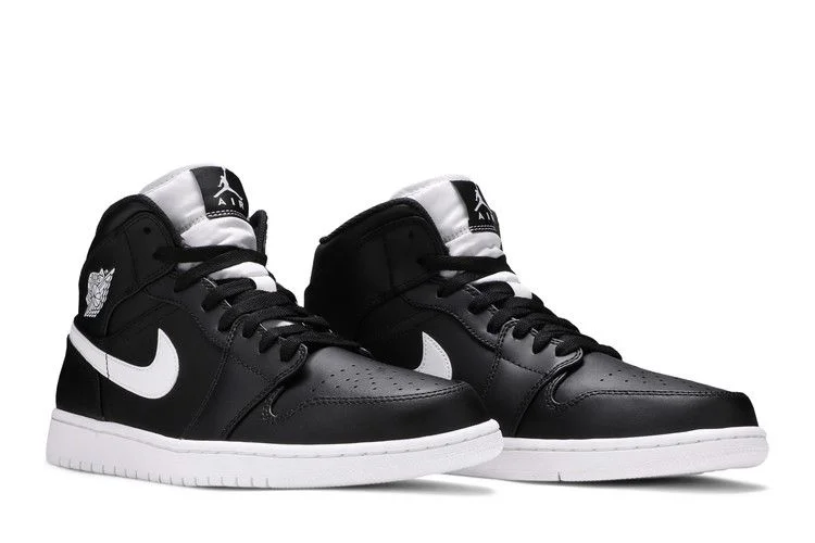 Кроссовки Air Jordan 1 Retro Mid 'Black White'