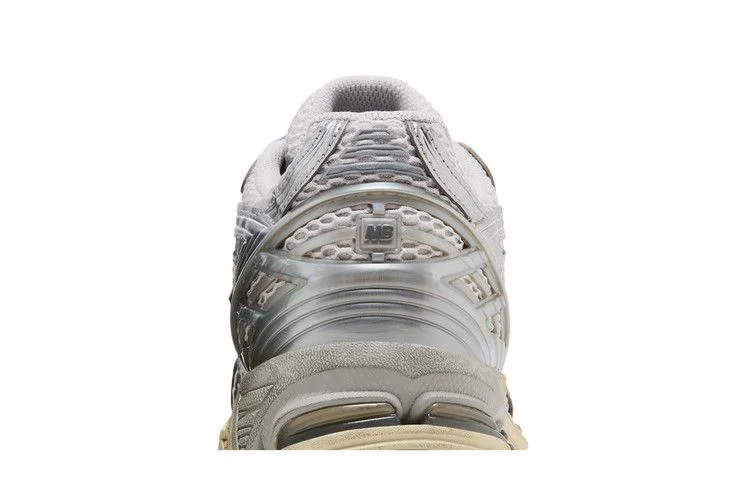 Кроссовки New Balance 1906R 'White Silver Distressed'