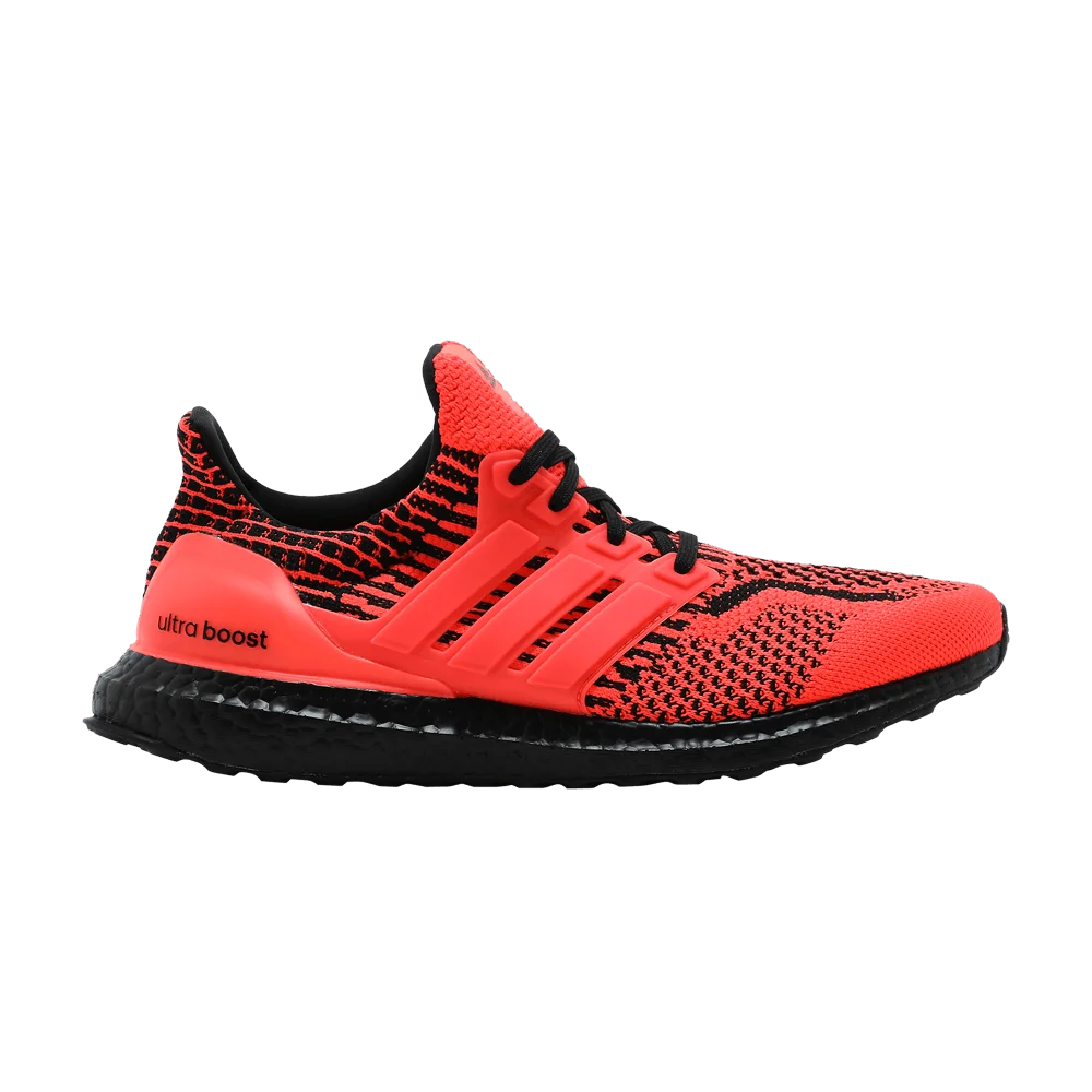Krossovki-adidas-UltraBoost-5.0-DNA-Solar-Red