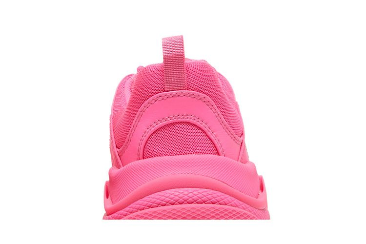 Кроссовки Balenciaga Wmns Triple S Sneaker 'Fluo Pink'