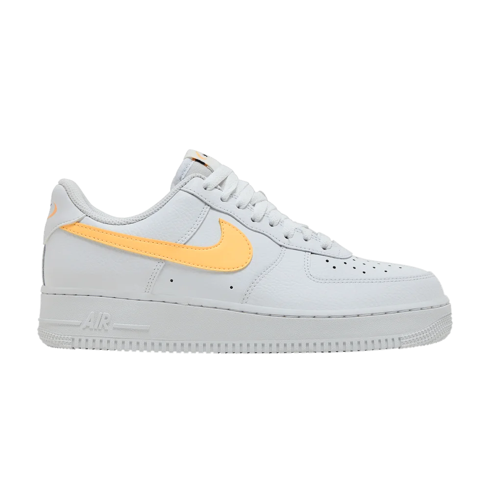 Krossovki-Nike-Wmns-Air-Force-1-Low-White-Melon-Tint
