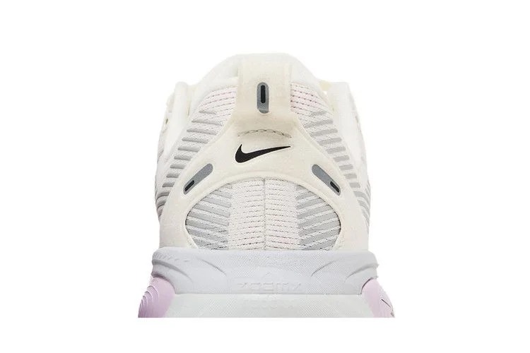 Кроссовки Nike Wmns Vomero 18 'Sail Doll'