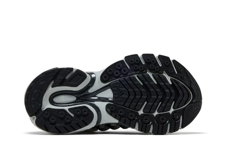 Krossovki-Pharrell-x-VIRGINIA-x-adidas-Adistar-Jellyfish-Solid-Grey-Black-3