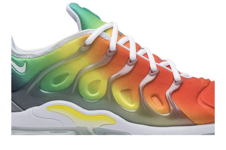 Кроссовки Nike Air VaporMax Plus 'Retuned Air'