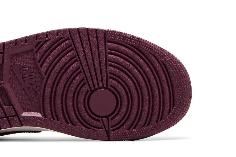 Кроссовки Wmns Air Jordan 1 Low 'Bordeaux'