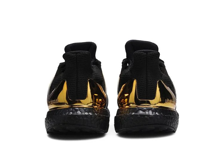 Кроссовки adidas UltraBoost 'Metallic Gold'