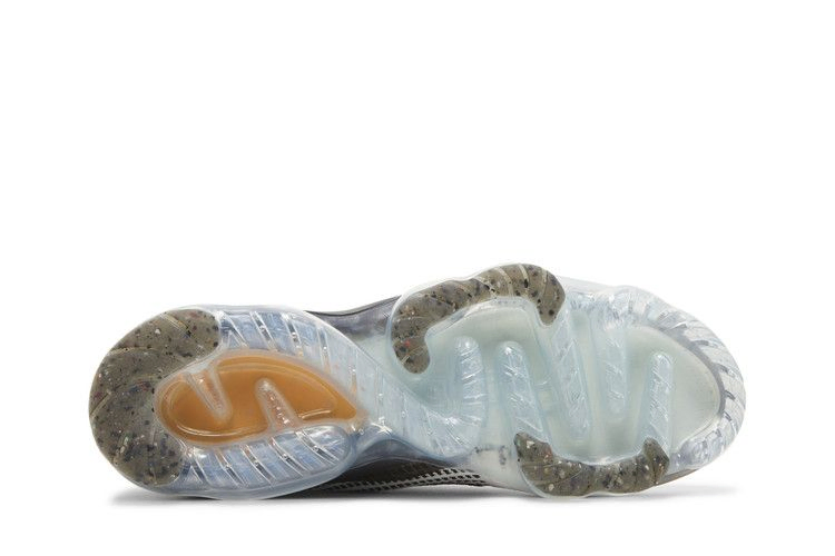air-vapormax-2021-flyknit-white-kumquat-dm0025-101_03