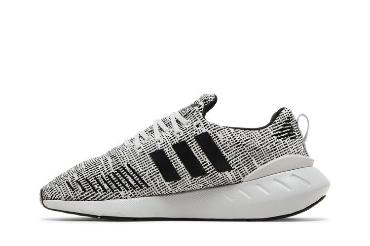 swift-run-22-j-grey-black-gz1555_02