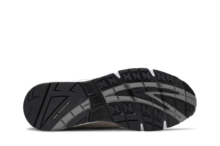 Кроссовки New Balance Men's 991 Made in England 'Grey White'