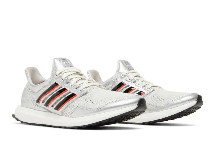 Krossovki-Disney-x-adidas-UltraBoost-1.0-100th-Anniversary-7