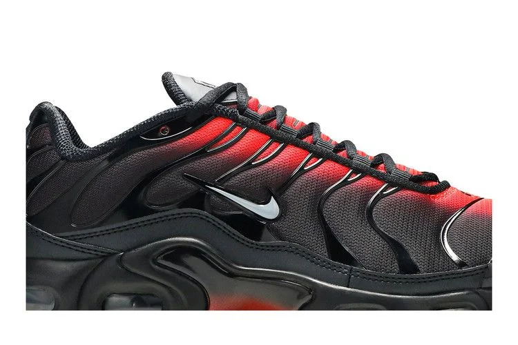 Krossovki-Nike-Air-Max-Plus-GS-Black-Crimson-1