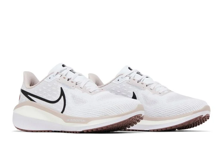 Krossovki-Nike-Wmns-Vomero-17-Platinum-Violet-Black-7