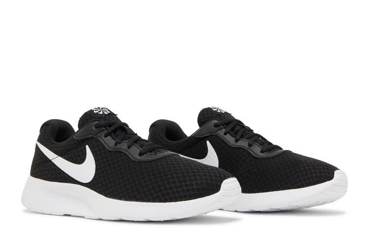 wmns-tanjun-black-white-dj6257-004_07