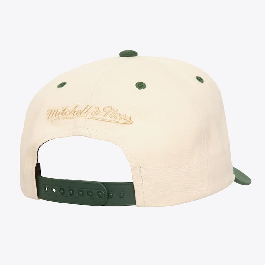 Бейсболка Mitchell & Ness Cream Milwaukee Bucks Horizon Pro Crown Snapback Hat