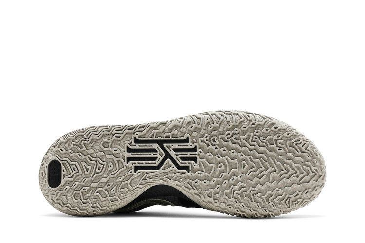 kyrie-low-4-black-rattan-cw3985-003_03