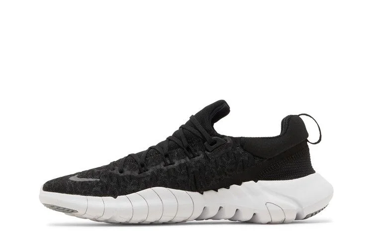 Krossovki-Nike-Wmns-Free-Run-5.0-Next-Nature-Black-White-2