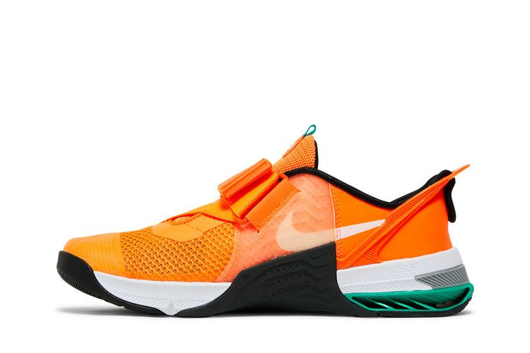 metcon-7-flyease-total-orange-clear-emerald-dh3344-883_02