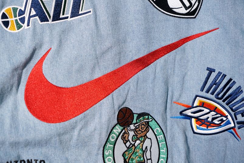 Бомбер Supreme x Nike x NBA Teams Warm Up Jacket Denim