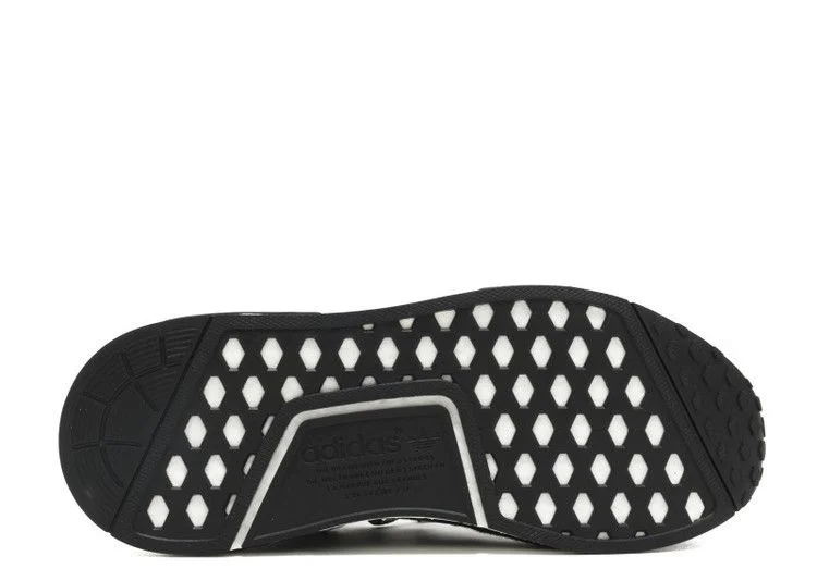 Кроссовки Adidas NMD_R1 'Black Wool'