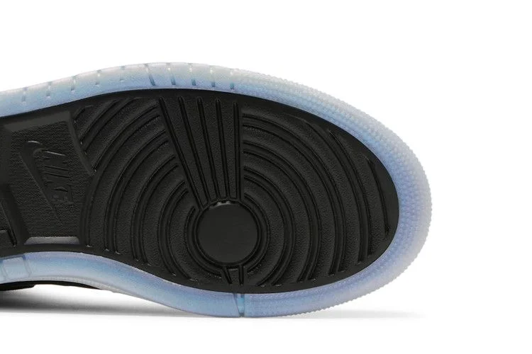 Krossovki-Air-Jordan-1-Zoom-Comfort-Gold-Laser-4