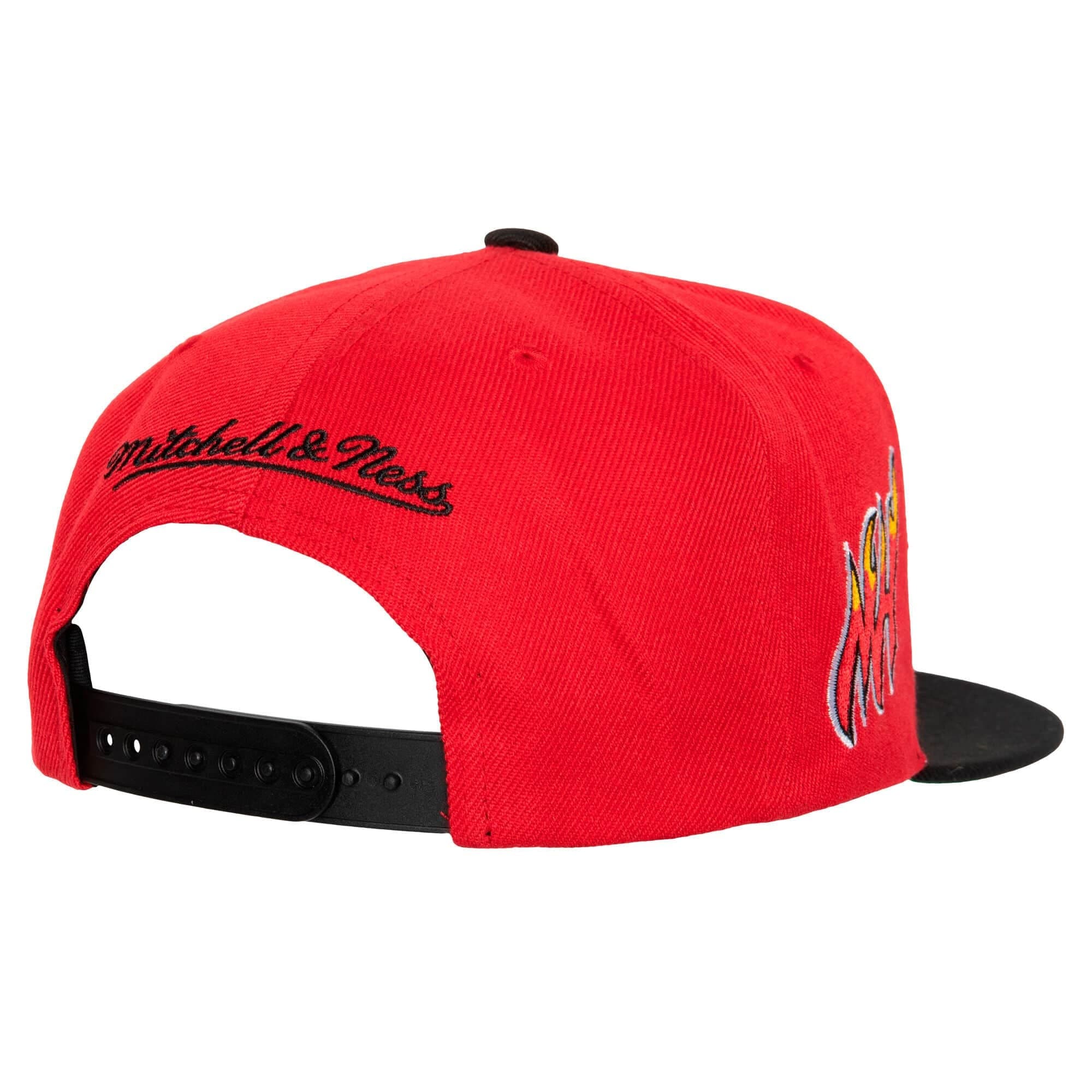 Бейсболка Mitchell & Ness Side Core 2.0 Snapback HWC Miami Heat Hat