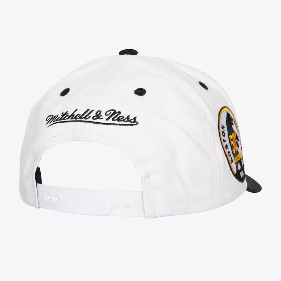 Mitchell-Ness-White-Boston-Bruins-Tail-Sweep-Pro-Vintage-Snapback-Hat-1