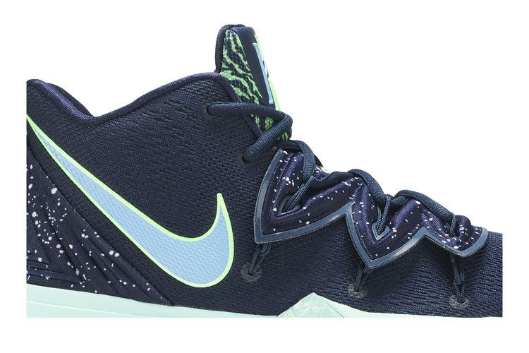 kyrie-5-ufo-ao2918-400_01