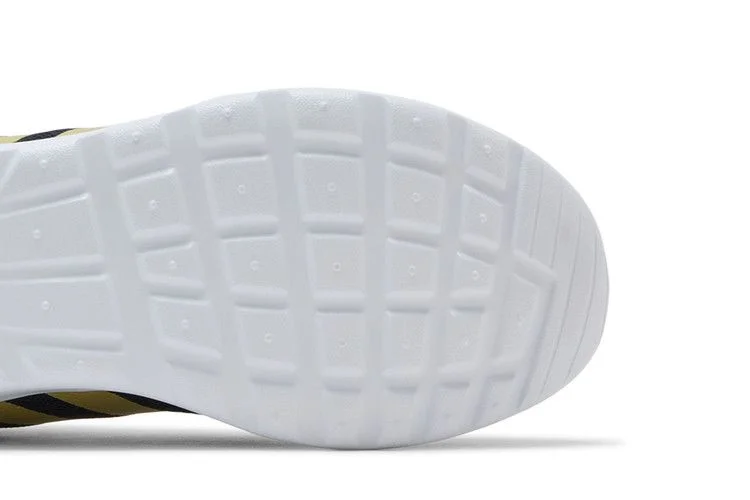Krossovki-adidas-Wmns-QT-Racer-2.0-Black-Gold-Metallic-4