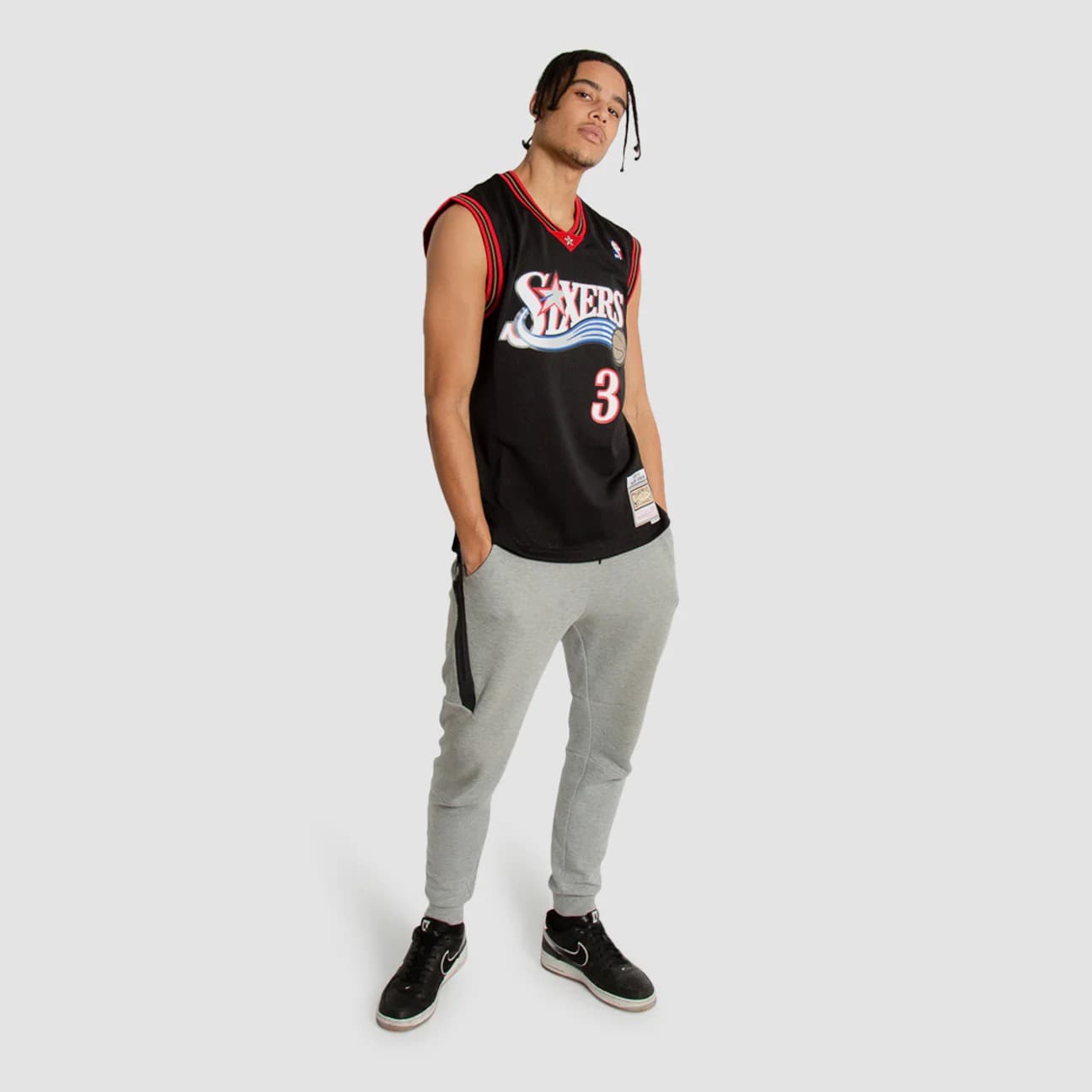 Баскетбольная джерси 2000-01 Philadelphia 76ers Allen Iverson #3 Swingman Hardwood Classics Black Jersey