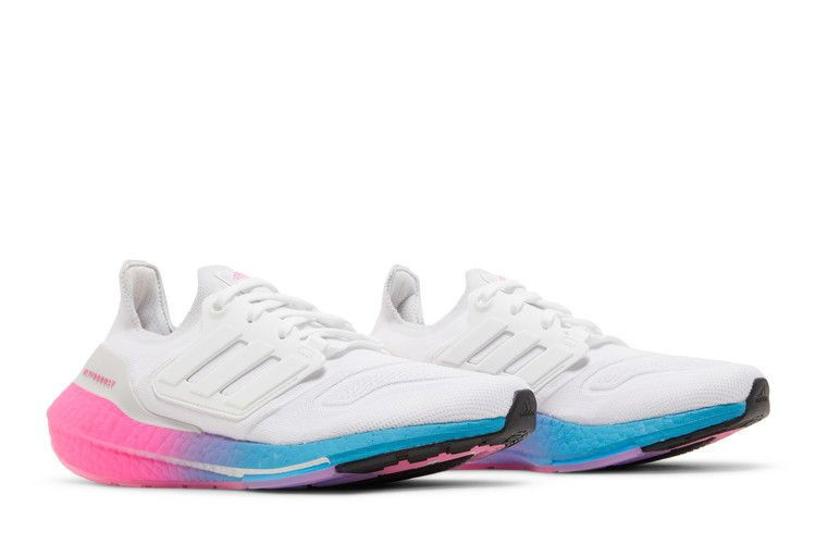 wmns-ultraboost-22-white-gradient-gv8830_07