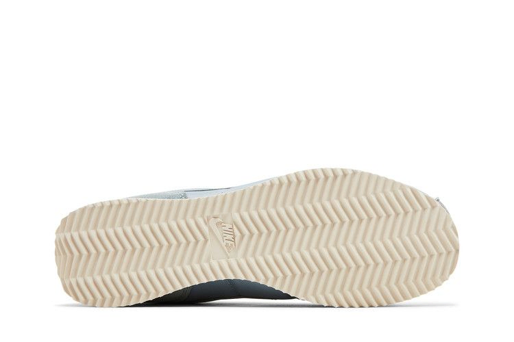wmns-cortez-light-pumice-dz2795-002_03