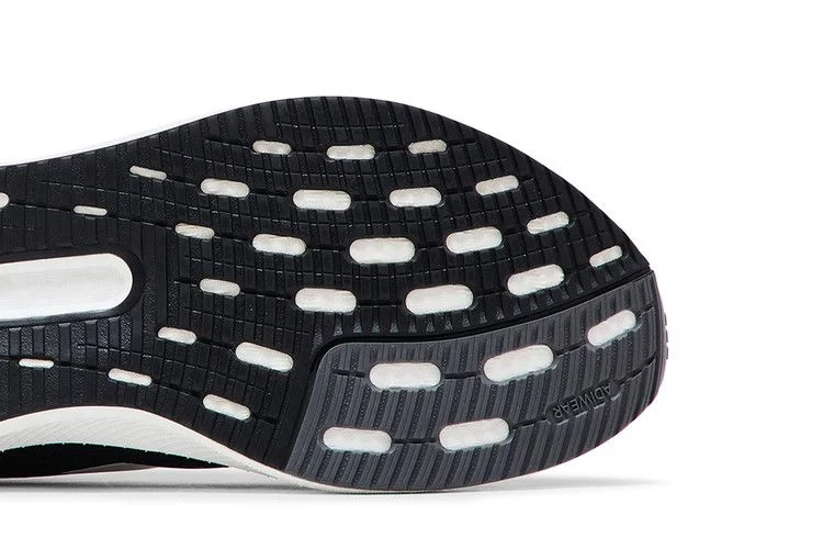 Krossovki-adidas-PureBoost-5-Black-White-4