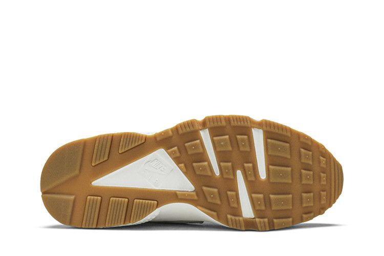 wmns-air-huarache-run-desert-sand-634835-034_03