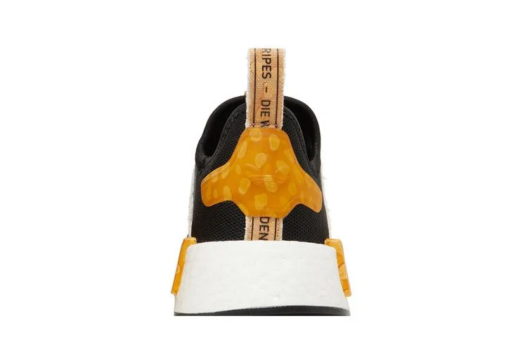 Кроссовки Disney x adidas Wmns NMD_R1 'Bambi'