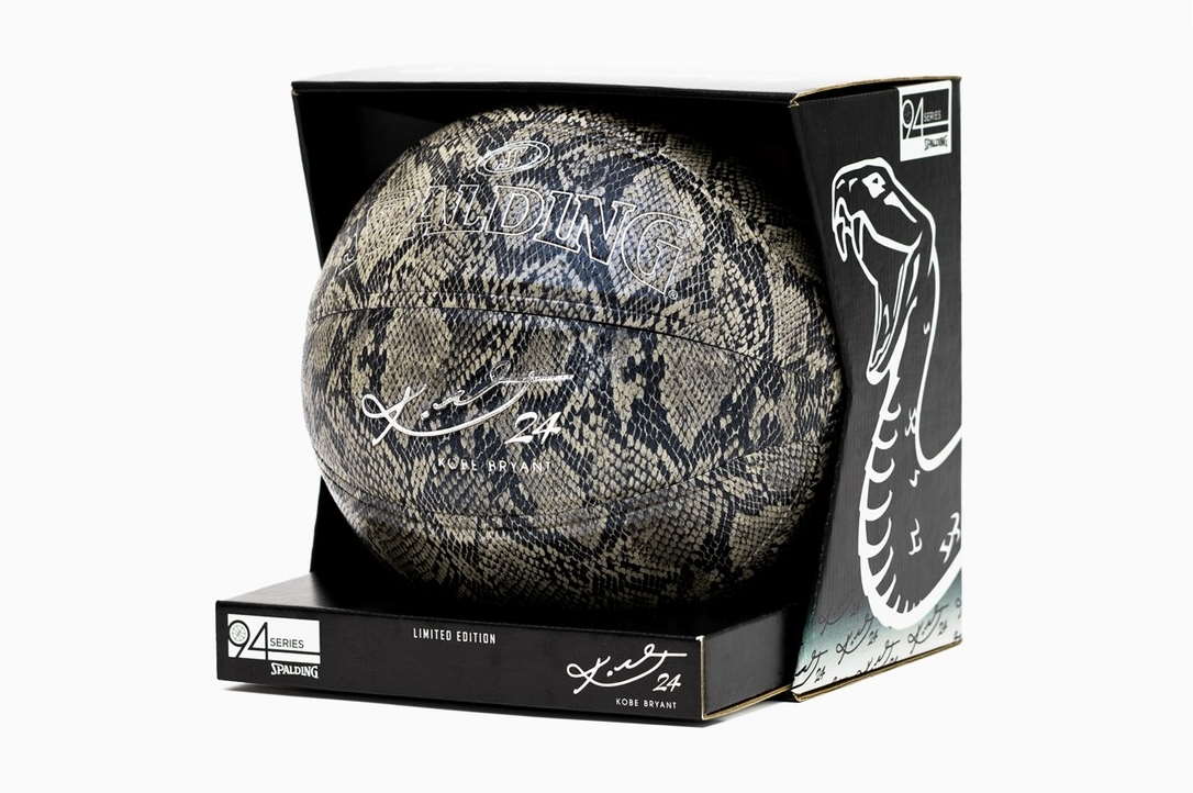 Баскетбольный подарочный мяч Spalding x Kobe Bryant 94 Series Limited Edition Basketball Silver