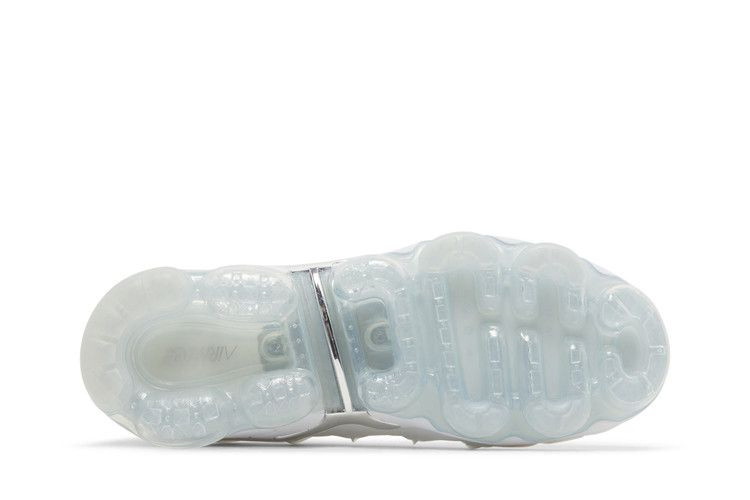 wmns-air-vapormax-plus-white-metallic-silver-fq8895-100_03