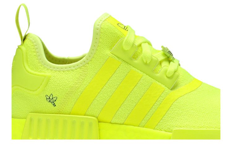 wmns-nmd_r1-solar-yellow-gw7691_01