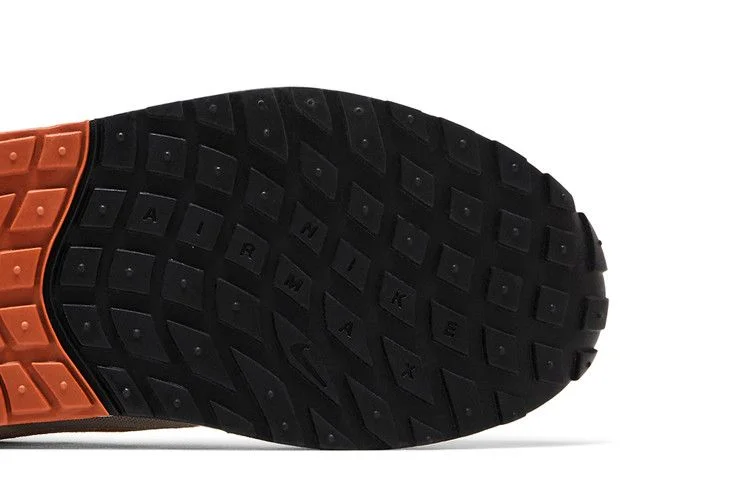 Krossovki-Nike-Air-Max-Solo-NCAA-Pack-Texas-4