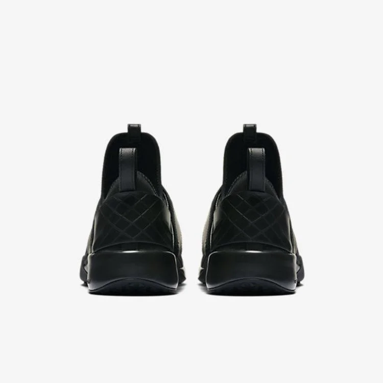 Krossovki-Nike-Wmns-Air-Zoom-Strong-3-1