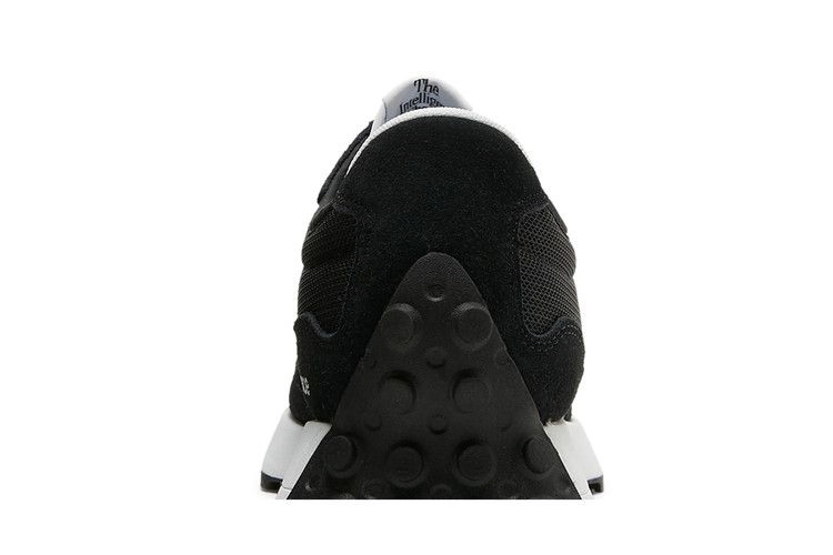 Кроссовки New Balance 327 'Black Metallic Silver'
