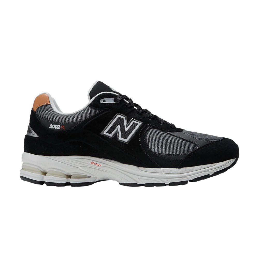 Krossovki-New-Balance-2002R-Black-Sepia