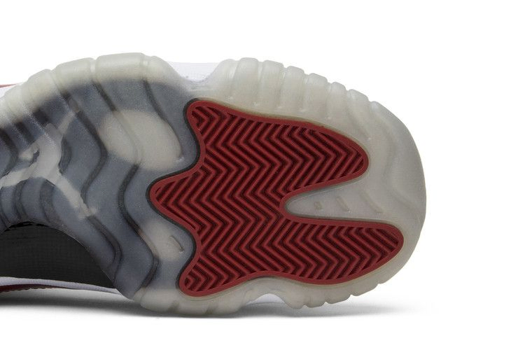 air-jordan-11-retro-low-bg-cherry-528896-102_04