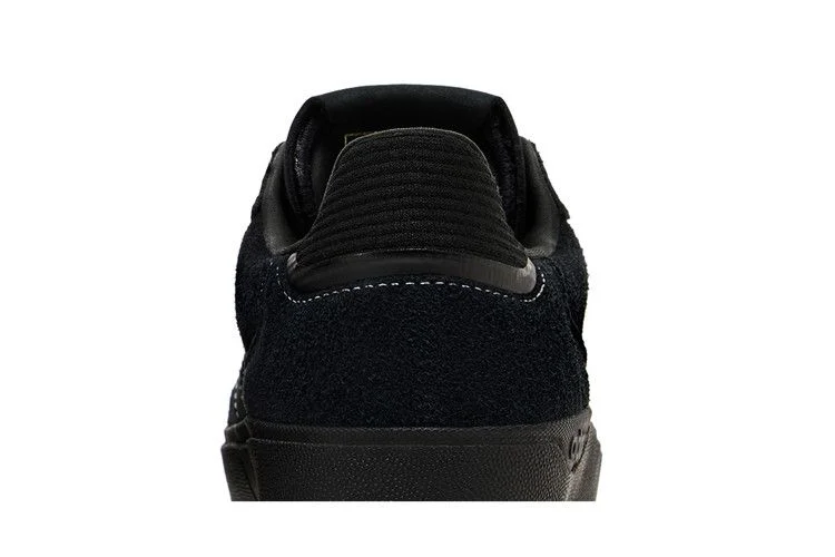 Кроссовки adidas Tyshawn 'Black Gold Metallic'